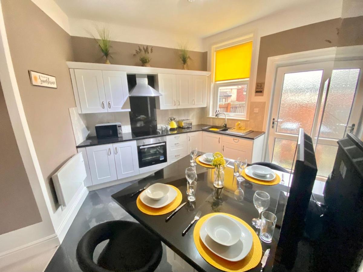 Blackpool Abode - The Buttercup Suite Екстериор снимка